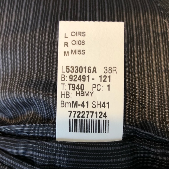 Slim fit blazer. Made in Canada by Calvin Klein - Picture 5 of 6